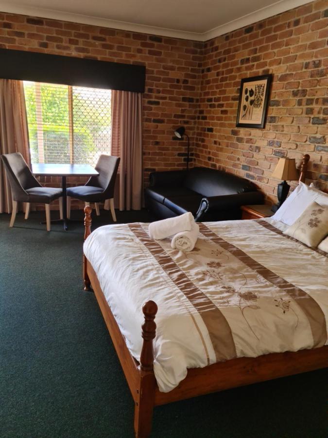 Country Gardens Motor Inn 투움바 외부 사진