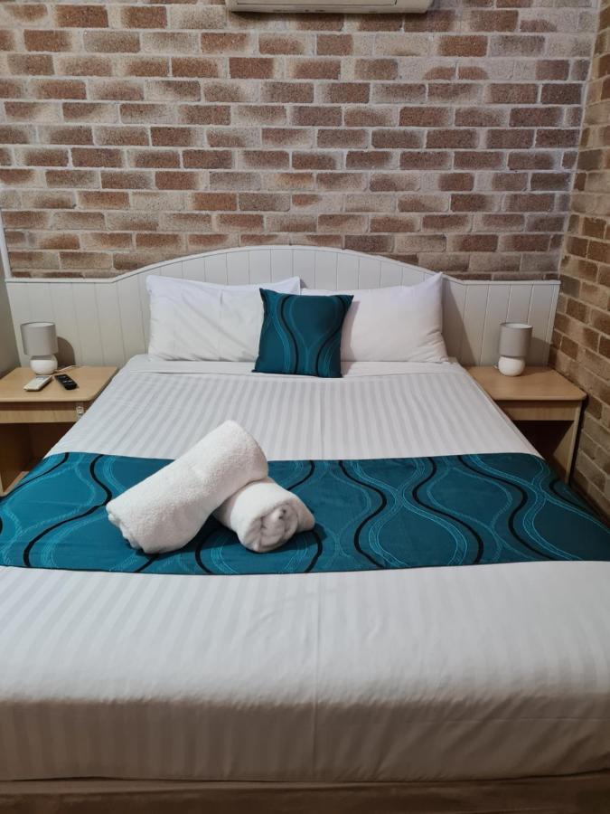 Country Gardens Motor Inn 투움바 외부 사진