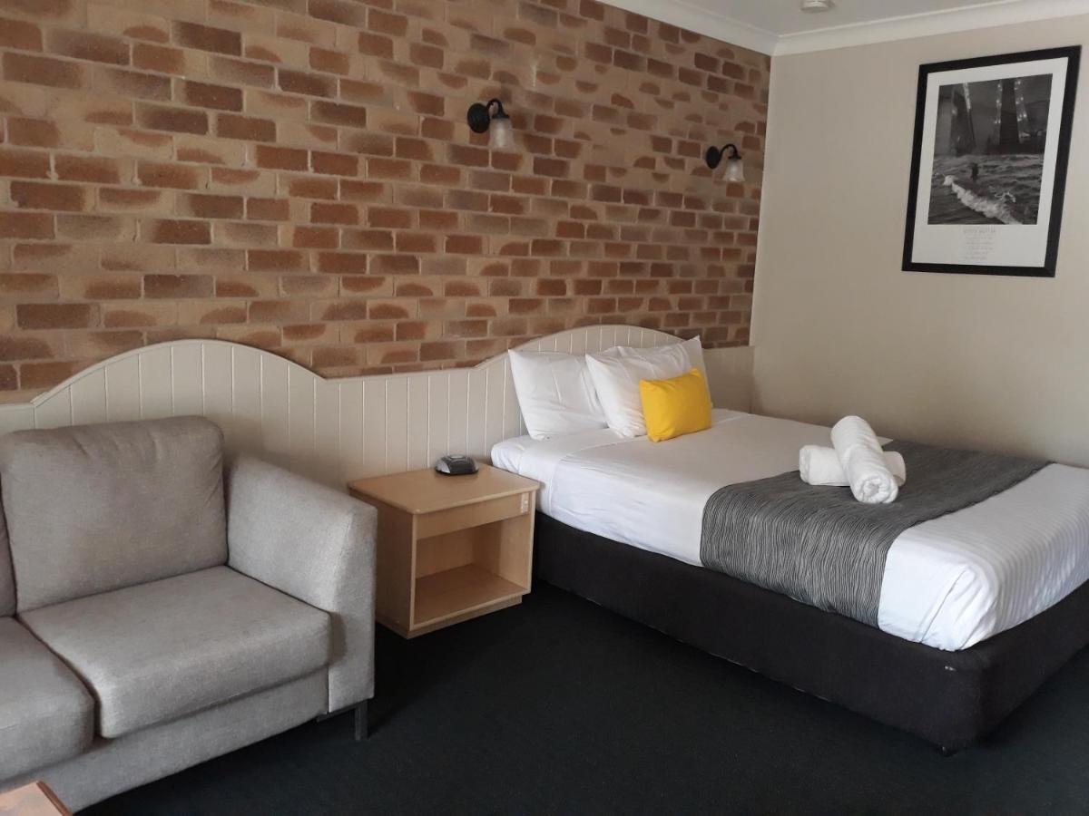 Country Gardens Motor Inn 투움바 외부 사진