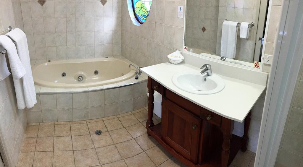 Country Gardens Motor Inn 투움바 외부 사진