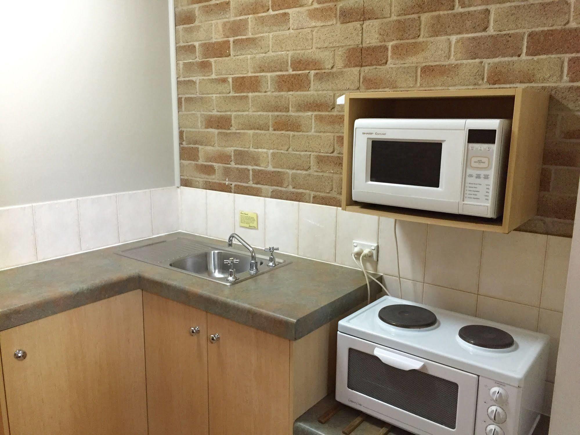 Country Gardens Motor Inn 투움바 외부 사진