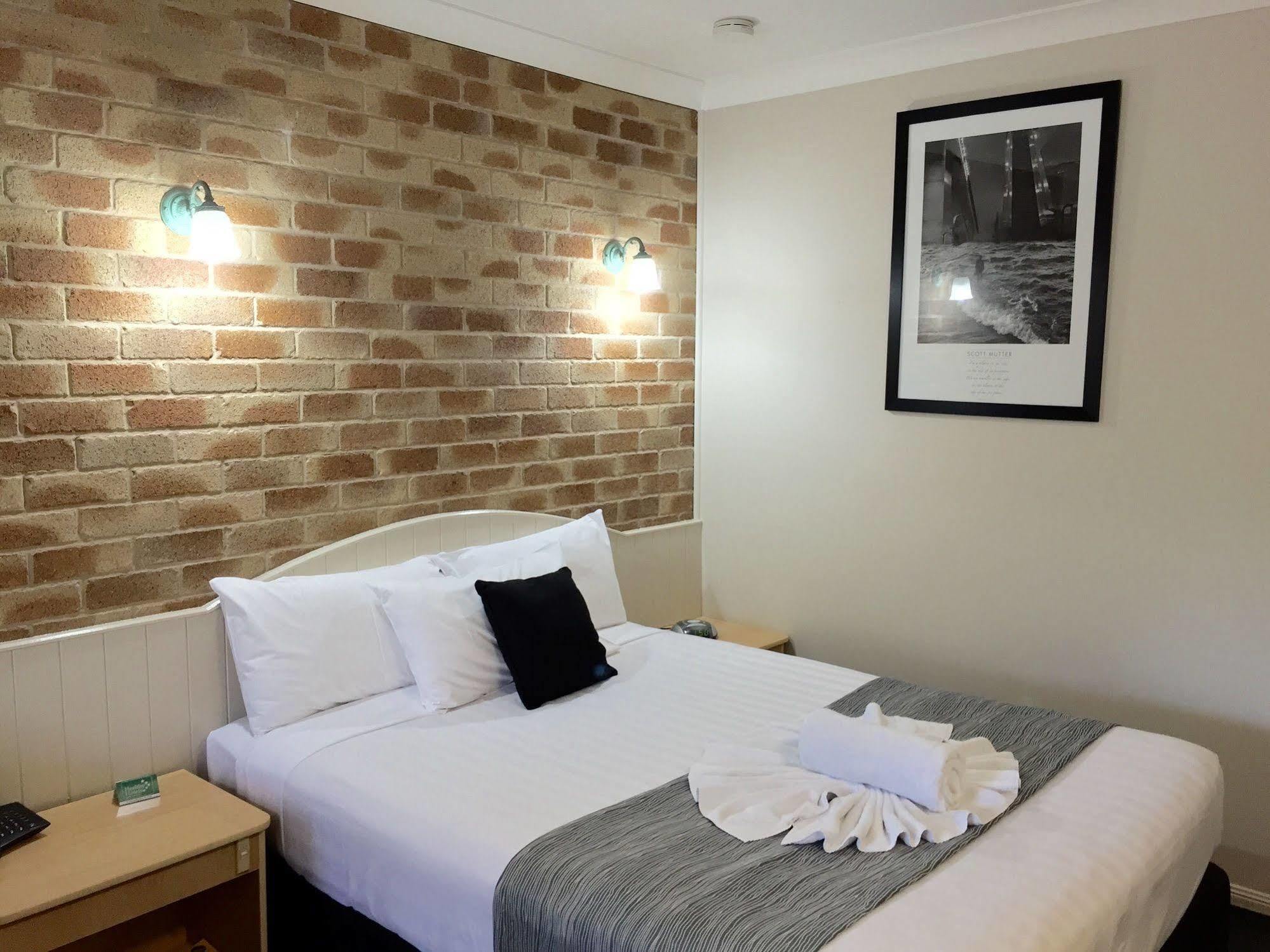 Country Gardens Motor Inn 투움바 외부 사진