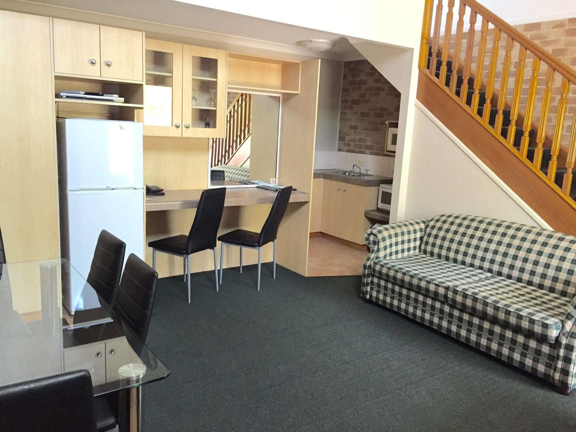 Country Gardens Motor Inn 투움바 외부 사진