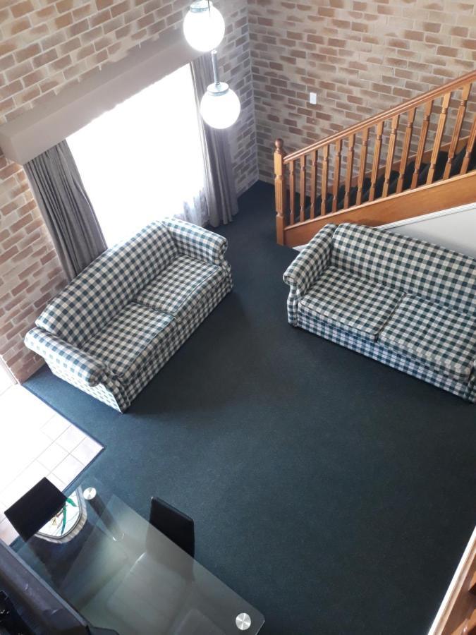 Country Gardens Motor Inn 투움바 외부 사진